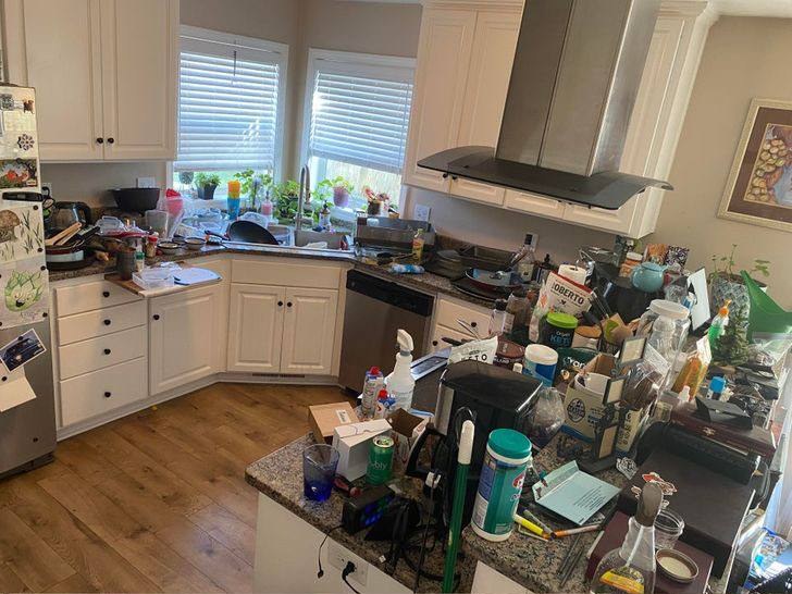Charlotte kitchen before cleaning